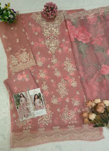 Ensemble de salwar kameez traditionnel en mousseline pour femme, longueur ras du sol, brodé, coupe classique, séchage rapide, toutes saisons, pour mariage et fêtes, Gujarat - Product Image 3