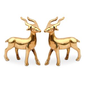Ensemble de figurines de cerfs en laiton, faites à la main, design animal traditionnel pour la décoration de table et de salon, 2 pièces - Product Image 4