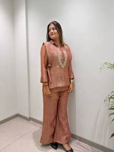 Nouvel ensemble chemise et pantalon de créateur pour femme, brodé à la main, boléro réversible – Extensible, infroissable, séchage rapide, SALSA SILK, idéal pour toutes les occasions - Product Image 1