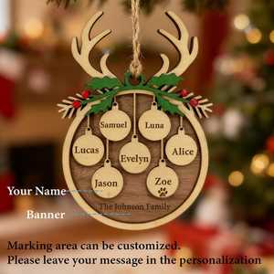 Adorno Navideño de Madera Personalizado con Diseño de Reno, Nombres de Familia Grabados, Decoración Rústica para las Fiestas, Forma Circular - Product Image 4