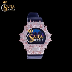 Montre mécanique de luxe style antique avec diamants Moissanite, bracelet en caoutchouc semi-serti et cadran carré en acier inoxydable - Product Image 1