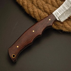 Couteau de chasse premium en acier Damas sur mesure, lame pointue, manche en bois de palo, étui en cuir véritable, qualité 100 %. - Product Image 2