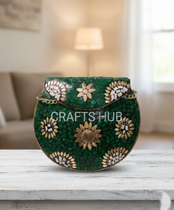 CRAFTS HUB Pochette en métal pour femme avec pierres et motif géométrique, fermeture éclair, détail chaîne, doublure satinée 7 pouces, capacité pour téléphone portable - Product Image 3