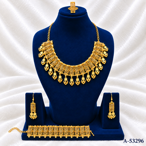 Women's 18K Gold Plated Imitation Pearl Zircon Filigree Jewelry <b>Set</b> Necklace <b>Earrings</b> <b>Bracelet</b> Flower Design Wedding Alloy - Product Image 1
