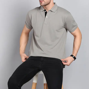 เสื้อโปโลผู้ชายสีเทา แขนสั้น ผ้าคอตตอนปิเก้ ระบายอากาศได้ดี สวมใส่สบาย สีพื้น ทรงปกติ ดีไซน์ถัก กระดุมด้านหน้า - Product Image 5