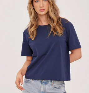 เสื้อยืดผู้หญิงผ้าฝ้ายหนา 240 GSM ทรงบ็อกซี่ ไหล่ตก ทรงหลวม สีพื้นเรียบ  ขายส่งเสื้อเปล่า รับผลิตตามแบบ - Product Image 5