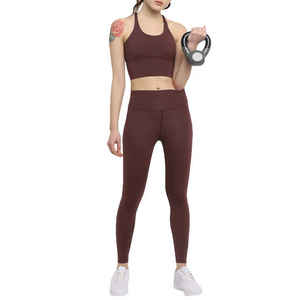 Ensemble de yoga sexy pour femmes, couleur unie, respirant, séchage rapide, vêtements de yoga écologiques, leggings avec soutien-gorge - Product Image 1