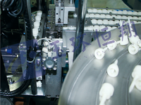 Machine d'assemblage entièrement automatique et efficace pour les ensembles de perfusion intraveineuse avec aiguille pour flacon personnalisés