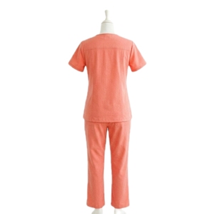 Uniformes Médicos Personalizados OEM para Mujer, Blusa Médica de Manga Corta con Cuello en V, Pantalones Cargo de Pierna Recta, Conjunto de Dos Piezas - Product Image 2