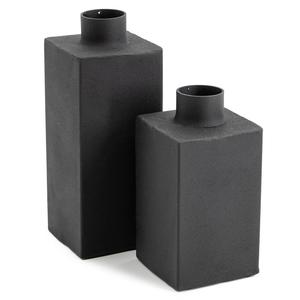 Jarrón Metálico Cuadrado Moderno al por Mayor, Aspecto Metálico Negro Mate, Recipiente Floral Rectangular Resistente para Decoración, Mesas de Restaurante - Product Image 1