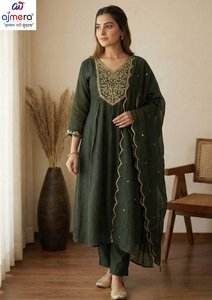 Ensemble Kurti Designer pour Femme – Tenue Traditionnelle Ethnique Élégante pour Fêtes, Mariages et Bureau – Coupe Classique Infroissable - Product Image 3