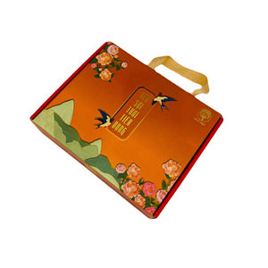 กล่องบรรจุภัณฑ์กระดาษลูกฟูกแบบประกอบเองได้ หรูหรา ทันสมัย เคลือบยูวี ปั๊มฟอยล์ทอง ลายนูนรังนก พร้อมริบบิ้นแบบแบน - Product Image 1