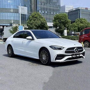 Oferta Especial: Mercedes Clase C, Sedán de Lujo, Interior Premium, Experiencia de Conducción Suave, Diseño Elegante y Características Avanzadas - Product Image 3