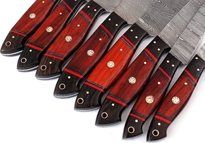 Ensemble de couteaux de cuisine japonais professionnels en acier Damas à cinq pièces, lames en acier Damas, manches en bois Pakka - Product Image 5