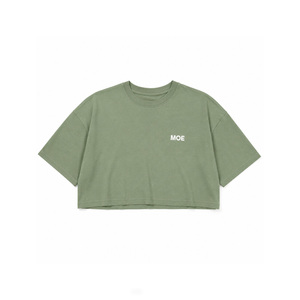 เสื้อครอปท็อปทรงบ็อกซี่ สีเขียวเซจ แขนเสื้อแบบดรอปโชว์เดอร์ คอวีคลาสสิก สำหรับผู้หญิง  ผ้าคอตตอนถัก  รับสกรีนโลโก้ - Product Image 3