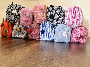Women Toiletry <b>Bag</b> Handmade <b>Quilted</b> Makeup <b>Storage</b> Wholesale Luxury Cosmetic Pouches Lightweight Carry On Toiletry Makeup <b>Bag</b> - Product Image 3