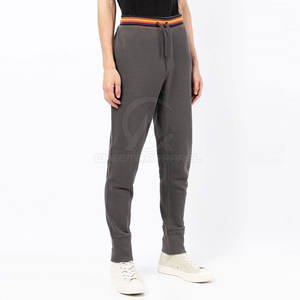 Pantalón de corte regular para hombre, estilo moderno con bolsillos laterales, ideal para uso diario y cómodo para llevar todo el día. - Product Image 3