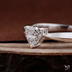 Anillo solitario de diamante cultivado en laboratorio de 0.5 quilates con corte en forma de corazón y engaste de tallo pellizcado en oro blanco de 10K, anillo de compromiso romántico. - Product Image 3