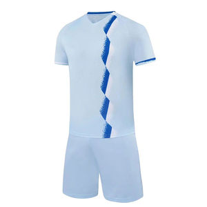 ชุดฟุตบอลแบบกำหนดเองรุ่นใหม่ล่าสุด คุณภาพสูง ผลิตจากโพลีเอสเตอร์ แห้งเร็ว ระบายอากาศได้ดี ขายดีที่สุดในราคาถูก รับผลิตแบบ OEM พร้อมสกรีนโลโก้ตามสั่ง - Product Image 1