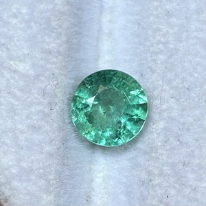 Esmeralda Zambiana de Lujo de 1.70 Ct, Verde Brillante, Redonda, Piedra Preciosa Suelta para Creación de Joyería Personalizada de Alta Gama - Product Image 1