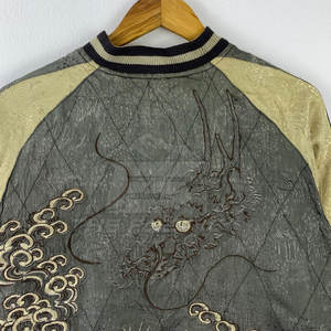 Chaqueta Sukajan Deportiva de Larga Duración con Costuras Resistentes y Movimiento Cómodo de Brazos para Usar Todo el Día - Product Image 3