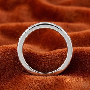 Anillo de Moissanita Redondo con Cinco Piedras, Banda Abierta, Plata de Ley 925, Joyería Fina, Anillo de Boda para Mujer, Lujo y Elegancia de Brooklyn - Product Image 2