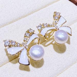 ต่างหูมุกน้ำจืดจูจี้ใหม่ ปี 2025 ดีไซน์เรียบง่าย สไตล์อินฟลูเอนเซอร์ ประดับด้วยน้ำมันรูปทรงหยดน้ำ ผีเสื้อผูกโบว์ แฟชั่น - Product Image 2