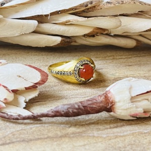 Anillo de Latón con Cornalina y Circonita de Alta Demanda, Anillo Solitario Chapado en Oro de 18k, Anillo de Estilo Vintage, Anillo de Declaración, Anillo al por Mayor para Mujer - Product Image 3