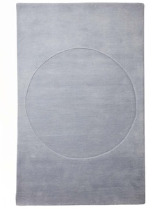 พรมทอมือคุณภาพสูง ผลิตจากใยวิสโคสผสมฝ้าย ดีไซน์ลายเรขาคณิตสไตล์สแกนดิเนเวียน เป็นมิตรต่อสิ่งแวดล้อม เนื้อหนานุ่ม หรูหรา ผลิตด้วยเทคนิคการทอแบบแฮนด์ทัฟท์  รับสั่งทำพิเศษระดับไฮเอนด์ - Product Image 6