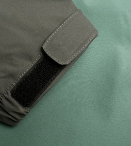 Veste matelassée softshell imperméable, coupe-vent et respirante pour homme, avec fermeture éclair intégrale et col montant, idéale pour la randonnée, la pêche et les activités de plein air. - Product Image 3