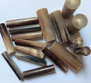 Rouleau de corne de buffle naturelle noire et blanche pour la fabrication de tampons et de manches de couteaux, en vente depuis l'Inde - Product Image 4