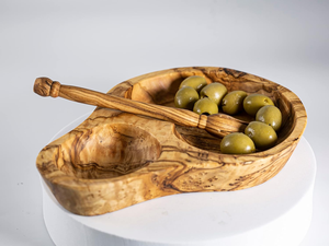 Plateau de service artisanal en bois d'olivier avec bol à sauce et cuillère, plateau de service divisé pour apéritifs, collations, fromages, olives, fruits - Product Image 2