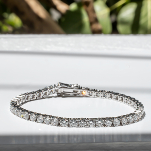 Pulsera de Oro Blanco con Diamantes, Corte Brillante Redondo, Color G, Joyería Clásica para Mujer, Regalo de Aniversario de Bodas para Ella - Product Image 1
