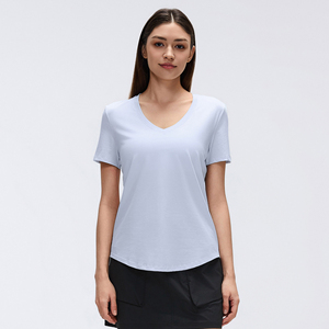 เสื้อยืดผู้หญิงคอวีแขนสั้นสีทึบทรงปกติสไตล์สปอร์ตระบายอากาศได้ดีผ้าสแปนเด็กซ์ถักลายโลโก้สีเทา - Product Image 4