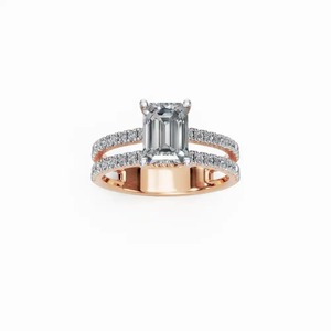 Bague Statement en Diamant Argenté pour Homme, Bijou Fin Audacieux avec Moissanite Centrale Taille Brillant Sertie en Canal - Product Image 1