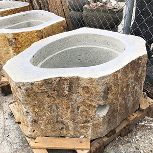 Brasero en pierre au charbon de bois, design rustique autoportant pour terrasse et jardin - Product Image 6