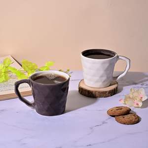 Juego de Café de Cerámica Abhita Moderno y Lujoso, Diseño de Diamante en Dos Tonos, 200 ml, Ecológico, Duradero, Portátil, Negro y Blanco, Hecho en India - Product Image 1