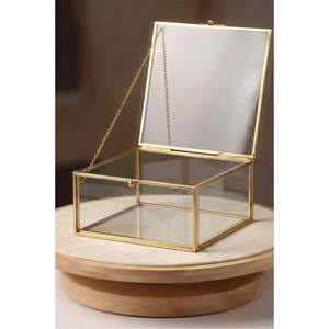 Boîte à bibelots rectangulaire en verre avec cadre en laiton fait main, coffre au trésor en verre avec finition dorée |   Rangement de bureau pour cosmétiques et accessoires - Product Image 4