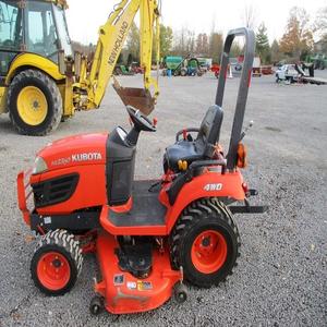 Tracteur à roues Kubota BX2360 4WD, état neuf, moteur 4x4, pompe, boîte de vitesses, mini-tracteur parfait pour les petites exploitations agricoles - Product Image 2