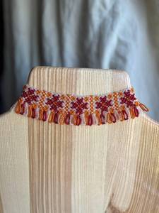 Elegante Collar de Gargantilla con Cuentas Estilo Bohemia para Mujer, con Diseño de Borlas en Rojo y Naranja, Estilo Personalizado por UO INDIA - Product Image 4