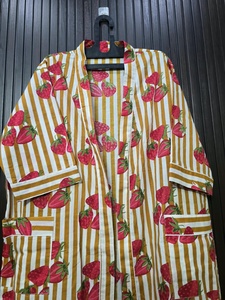 Robe longue pour femmes à rayures imprimées fraises, couleur moutarde, manches longues, col en V, douce, 100% coton, tenue décontractée d'été - Product Image 5