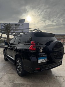 Toyota Prado VXR Usado 2023 - Product Image 2