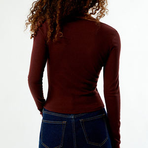 Camiseta Henley Corta de Verano para Mujer, Personalizada, Bordada, al por Mayor, OEM, ODM, Alta Calidad, 100% Algodón, Transpirable - Product Image 3