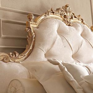 Offre Spéciale : Ensemble de Chambre Emma Luxe Classique Blanc et Or – Lit Capitonnée avec Cadre Rembourré et Meubles en Bois Sculpté Élégant - Product Image 3