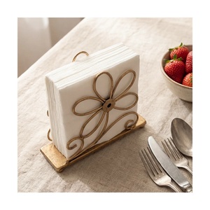 Porte-serviettes vintage en fil doré, support décoratif en métal floral, distributeur de serviettes rustique en fer forgé pour la cuisine - Product Image 2