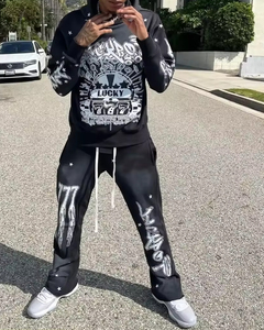 Sudadera con capucha y pantalones de chándal personalizados negros, con cremallera completa, estilo vintage, con efecto desgastado, bordados, lavado ácido y a la piedra, de poliéster/algodón, con forro polar y corte acampanado. - Product Image 3