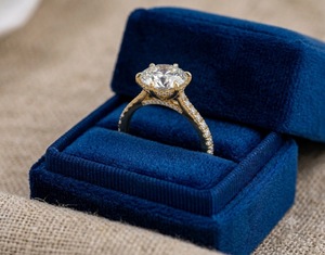 Anillo de Compromiso de Diamante Redondo de Moissanita Certificado por GRA de 3.5CT, Oro de 10K, 6 Puntas, Catedral, Pavé, Solitario, Joyería Personalizada - Product Image 6