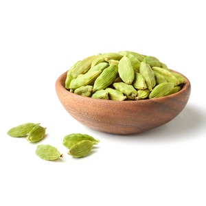 Sélection d'exportation aromatique de gousses de cardamome verte soigneusement cueillies pour une touche de saveur riche dans les aliments, répondant à la demande mondiale. - Product Image 1