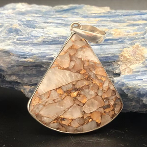 Pendentif triangulaire en calcite de cuivre, en argent sterling 925, fait main, pierre précieuse naturelle, bijou statement, cadeau - Product Image 1