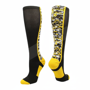 Calcetines de Compresión hasta la Rodilla para Hombre, Transpirables, Deportivos, de Punto, con Estampado de Camuflaje Negro y Amarillo - Product Image 3
